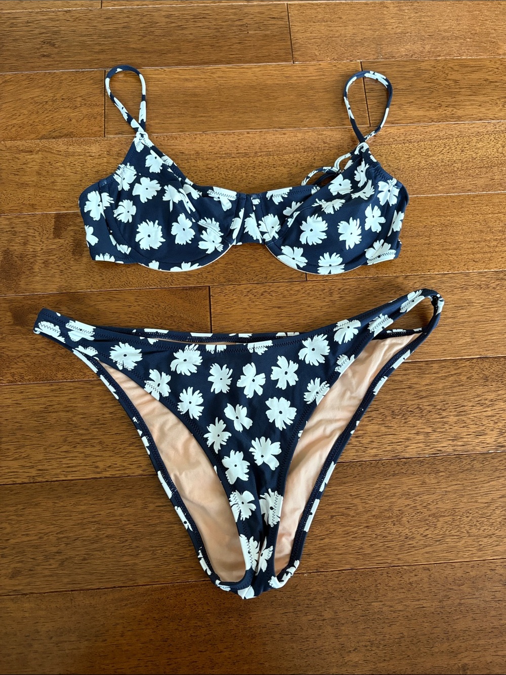 Women's Navy Floral Underwire Bikini Set - White Flower Print
